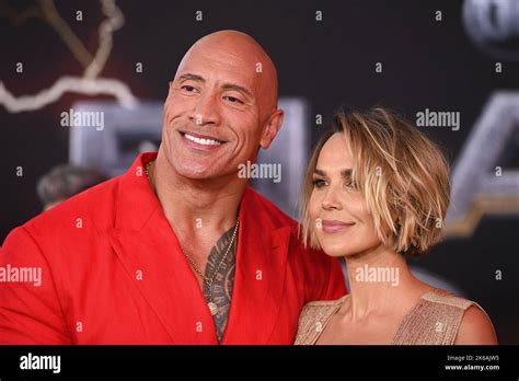 Dwayne Johnson & Arielle Kebbel Kissing 